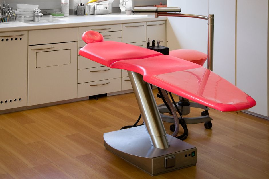 Finding a dentist in Camp Verde AZ: patient booking a first dental appointment